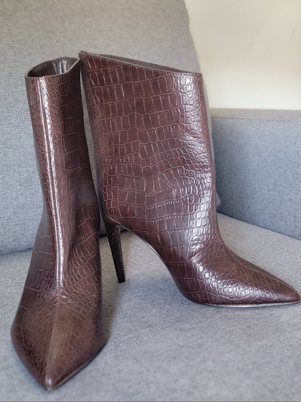 Express Espresso Faux Croc Pointed Toe Stiletto Ankle Boots Size 6 NWT